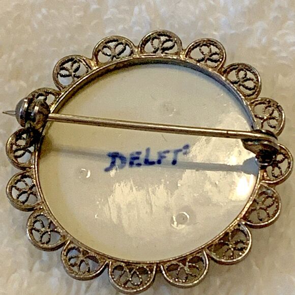 Vintage Signed Delft Blue Windmill Brooch Porcelain Scenic Pin Holland - Picture 3 of 6